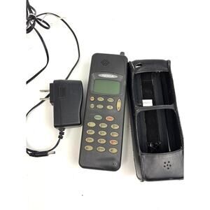 Vintage 1990s Nokia 100 Brick Candybar Mobile Cell Phone Powers On Retro